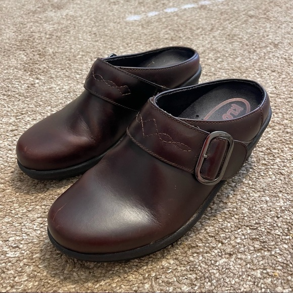 Klogs Womens Clogs Mules Shoes Leather Block Heels | Color: Brown | Size: 6.5 - Picture 2 of 9